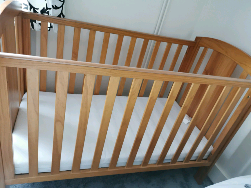 gumtree baby cot